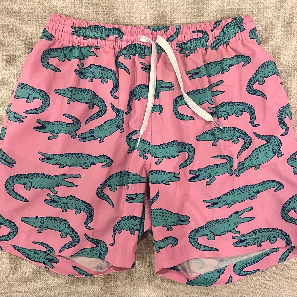 Men’s Chubbies size S swimsuit with Liner-Alligators